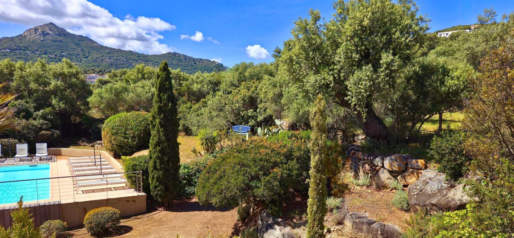 Hotel Cala Di L'Oru Л'Иль-Рус Экстерьер фото